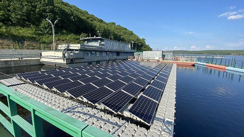 First floating PV plant commissioned in Russia 8
